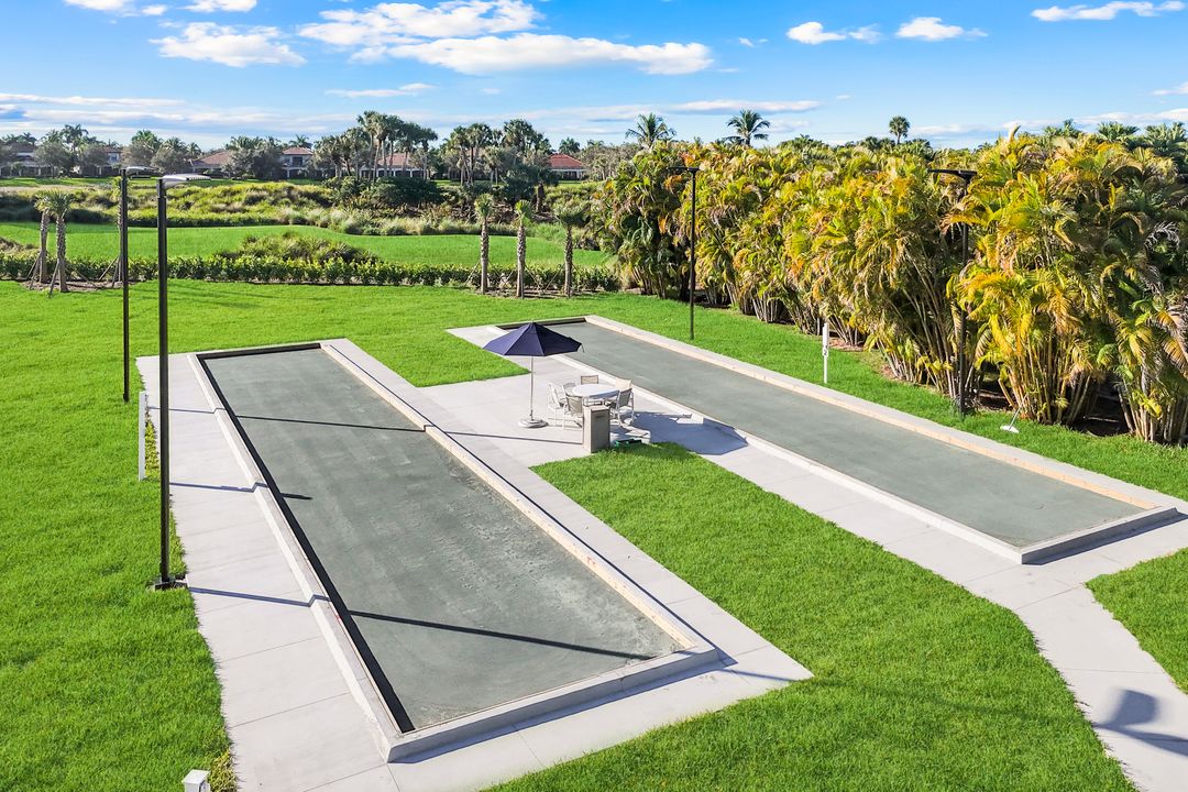 9539 Campanile Cir, Naples, FL 34114