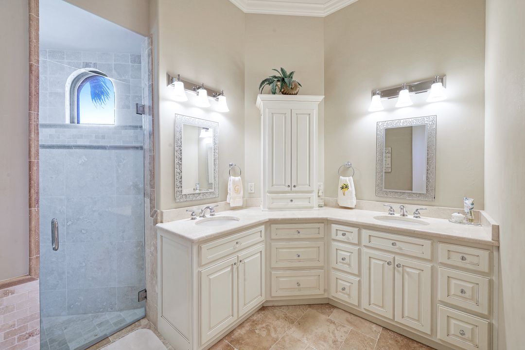 267 Fiji Ct, Marco Island, FL 34145