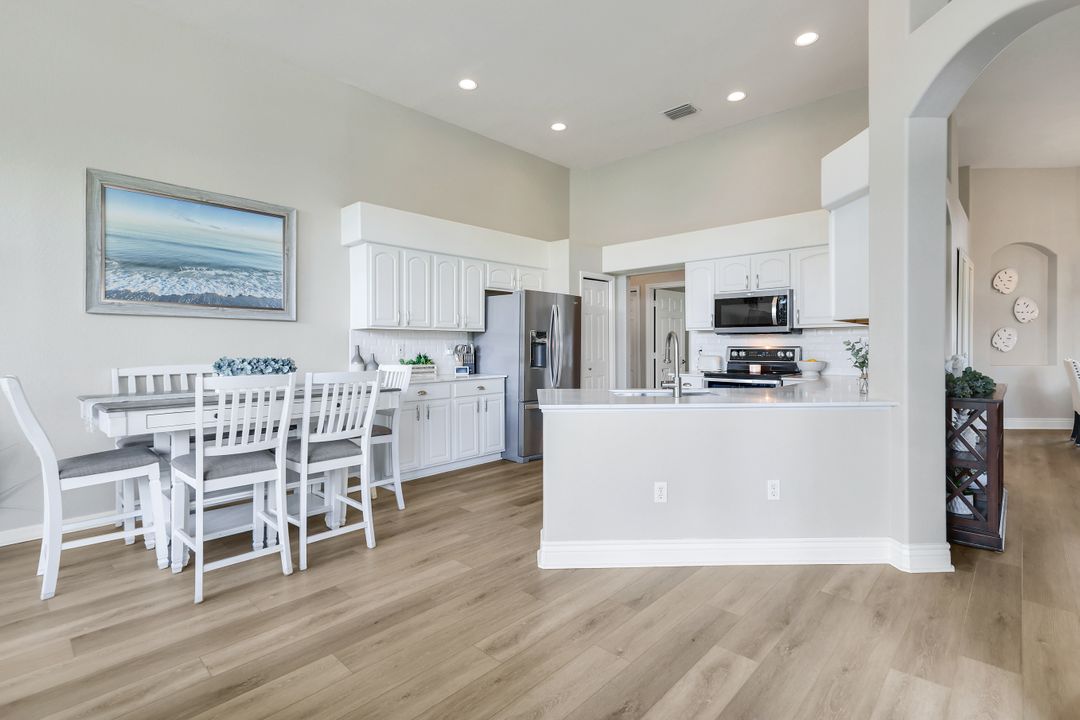 196 Skipping Stone Ln, Naples, FL 34119