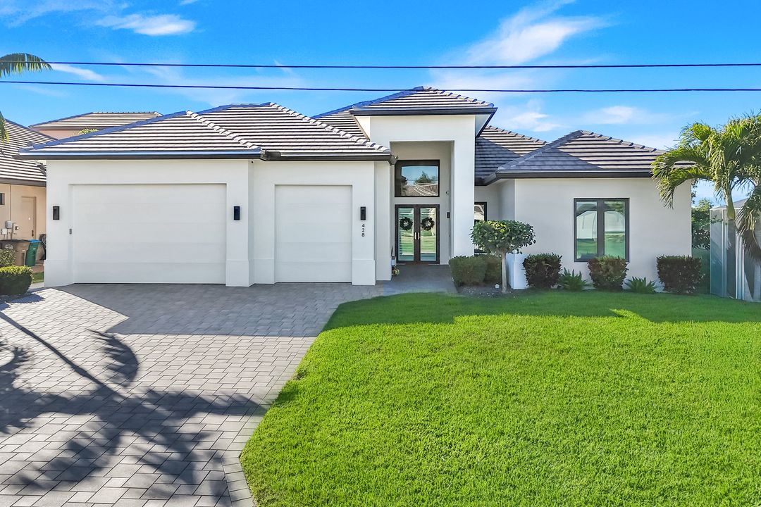 428 SW 39th Ave, Cape Coral, FL 33991