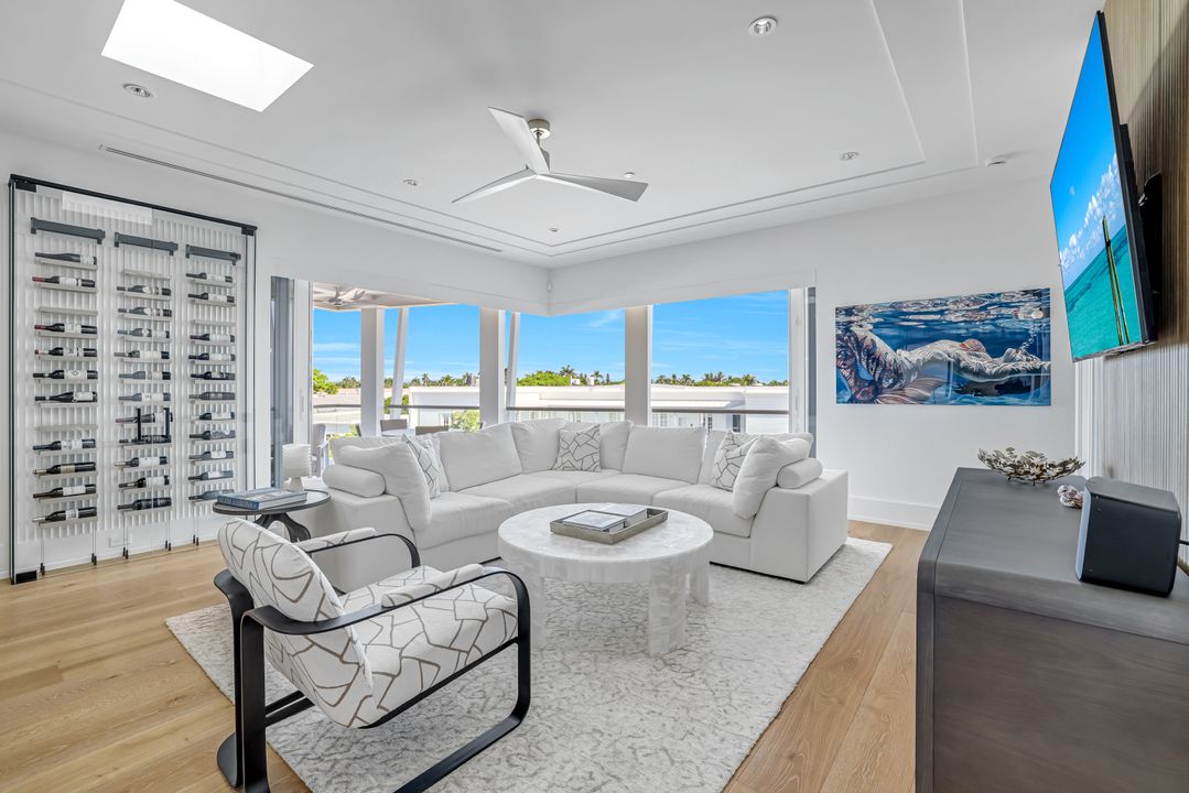 382 12th Ave S #301, Naples, FL 34102