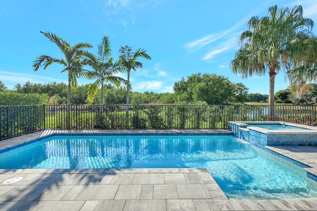 3344 Kumamoto Ln, Naples, FL 34114