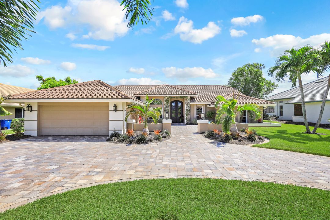 3730 Lakemont Dr, Bonita Springs, FL 34134