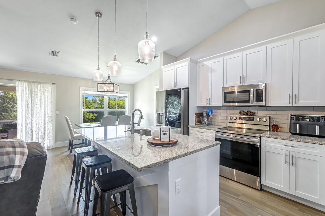 2806 22nd St W, Lehigh Acres, FL 33971