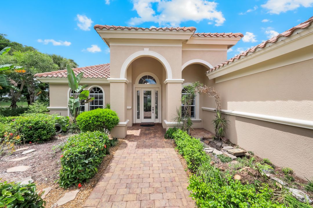 8776 Hideaway Harbor Ct, Naples, FL 34120
