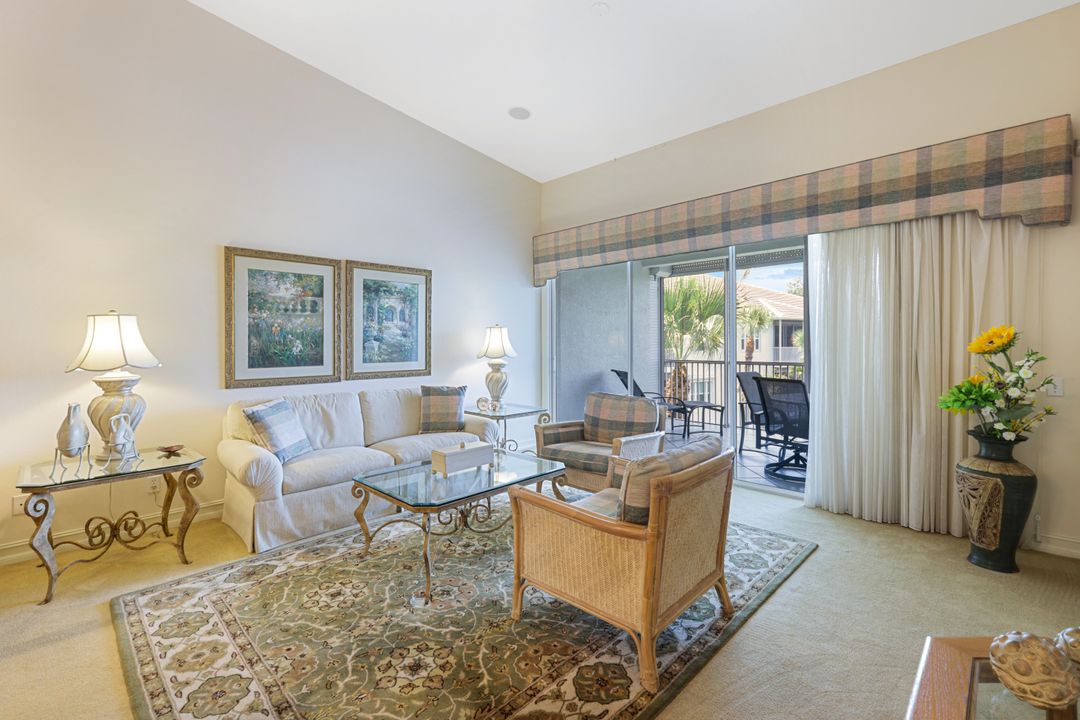 795 Bentwater Cir #202, Naples, FL 34108