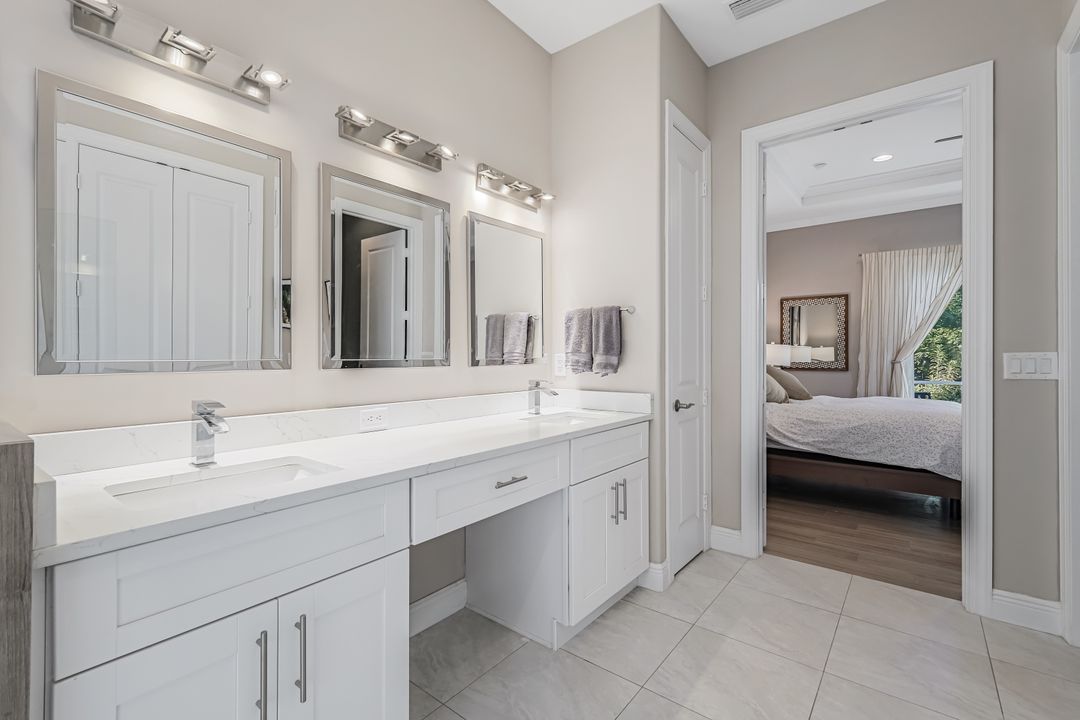 838 95th Ave N, Naples, FL 34108