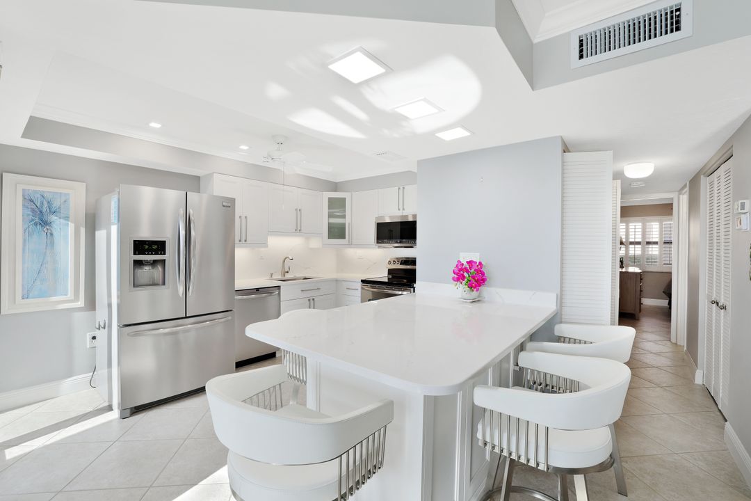 1528 Mainsail Dr #9, Naples, FL 34114