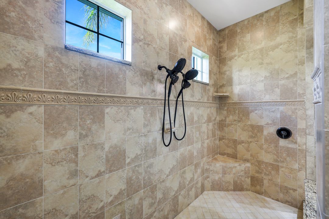 9684 Cobalt Cove Cir, Naples, FL 34120
