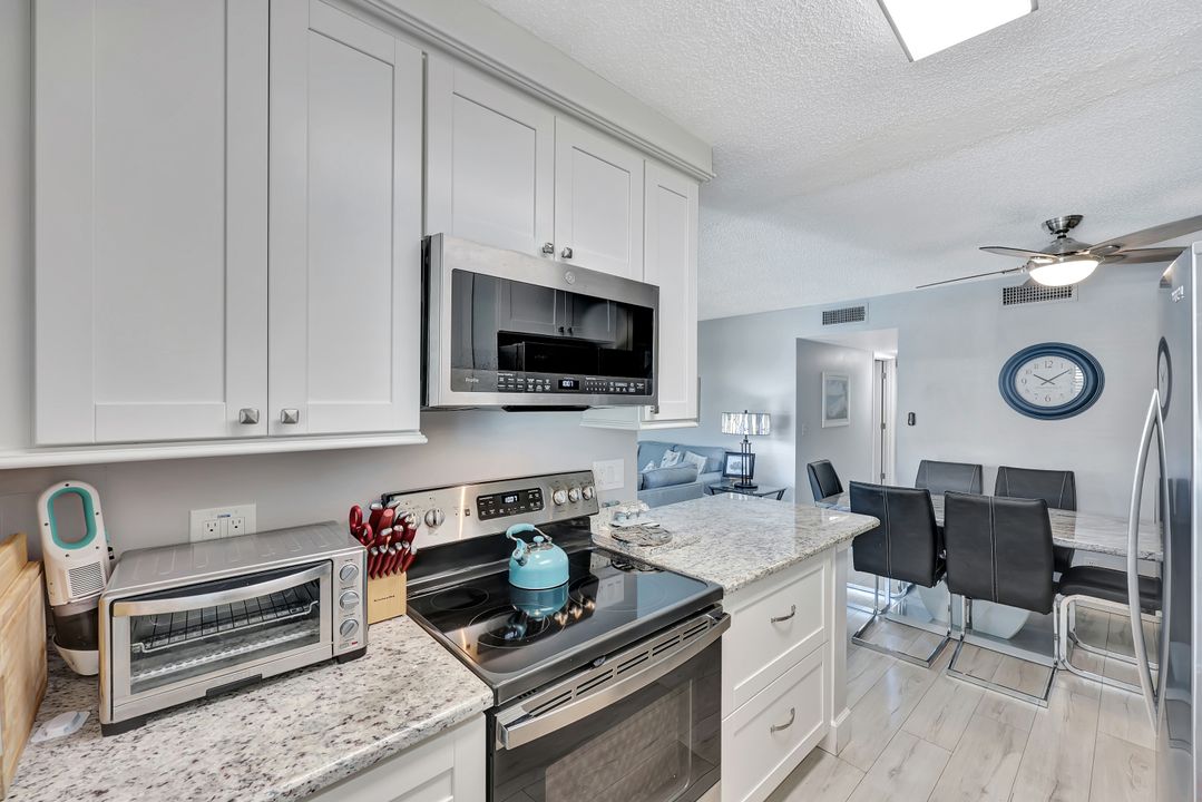 766 Central Ave #207, Naples, FL 34102