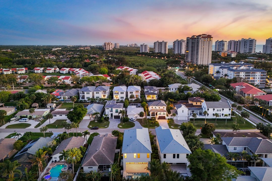 513 92nd Ave N, Naples, FL 34108