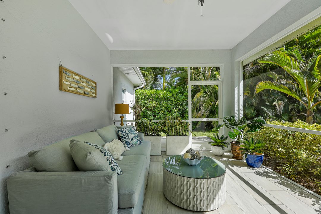 3892 14th St N, Naples, FL 34103