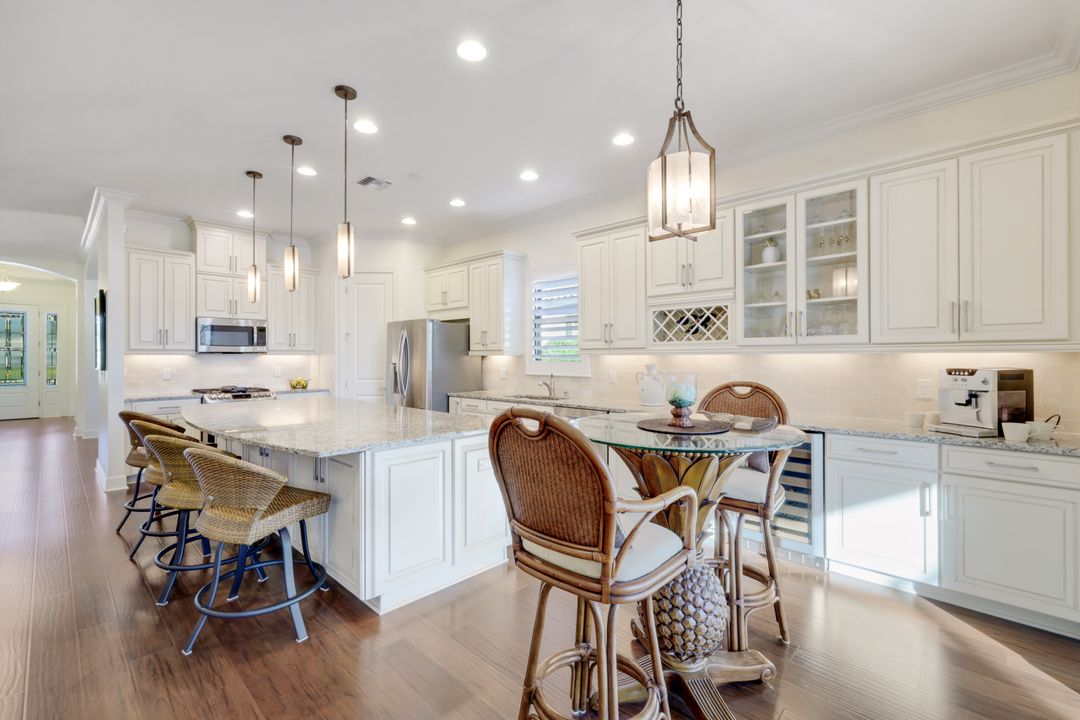 9368 Terresina Dr, Naples, FL 34119