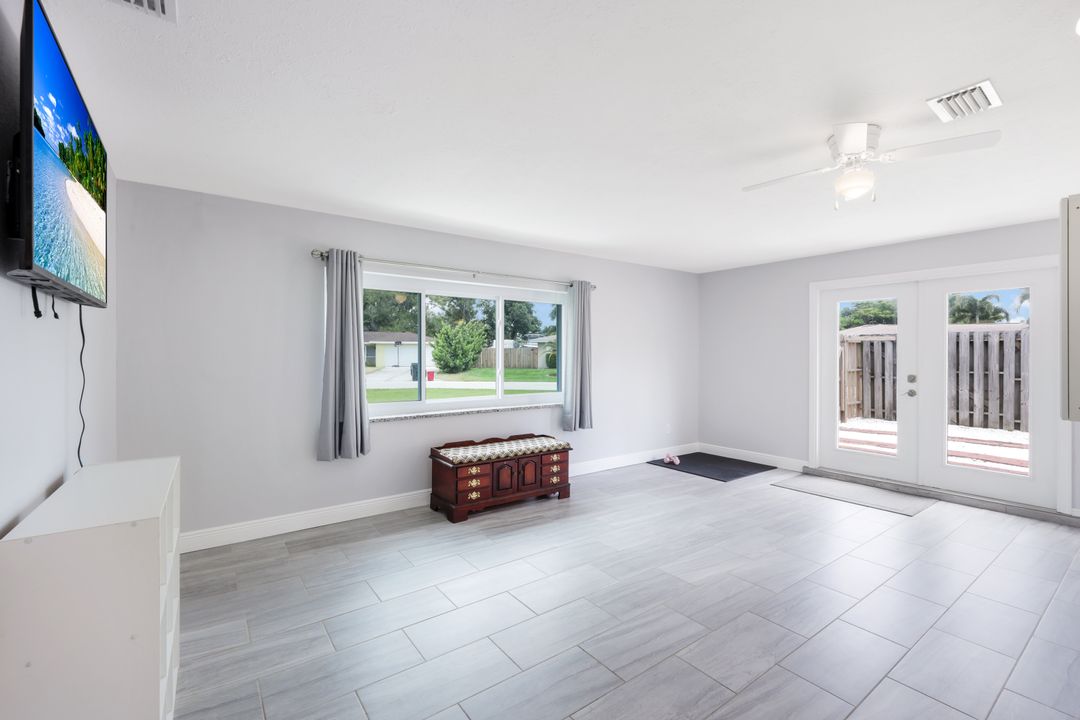 1683 S Hermitage Rd, Fort Myers, FL 33919