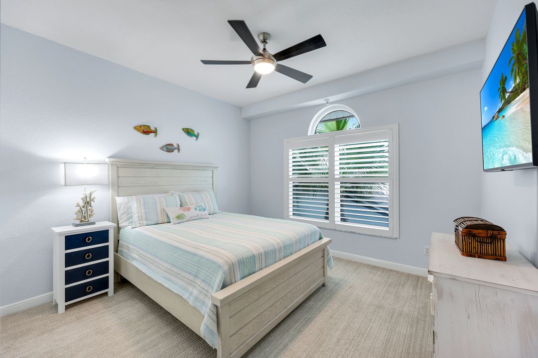 2110 Cay Lagoon Dr #122, Naples, FL 34109