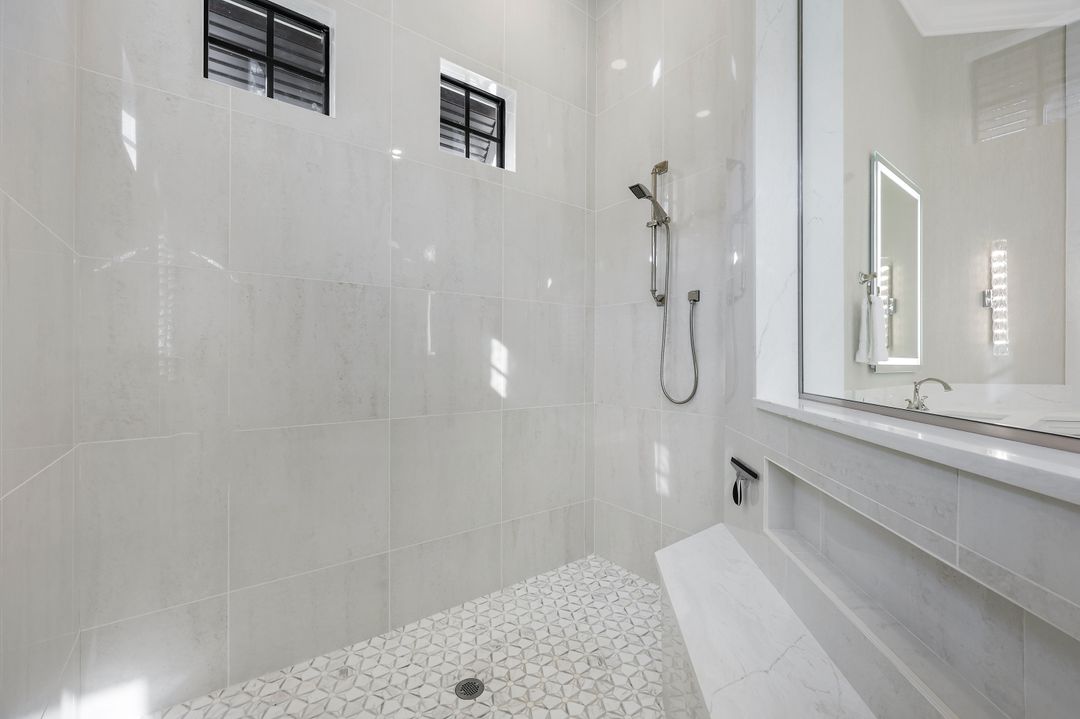 4262 Deephaven Ln, Naples, FL 34119