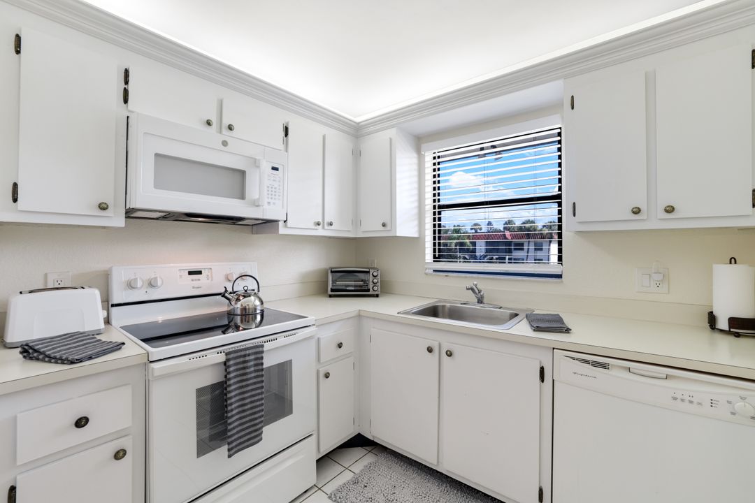 4358 27th Ct SW #205, Naples, FL 34116
