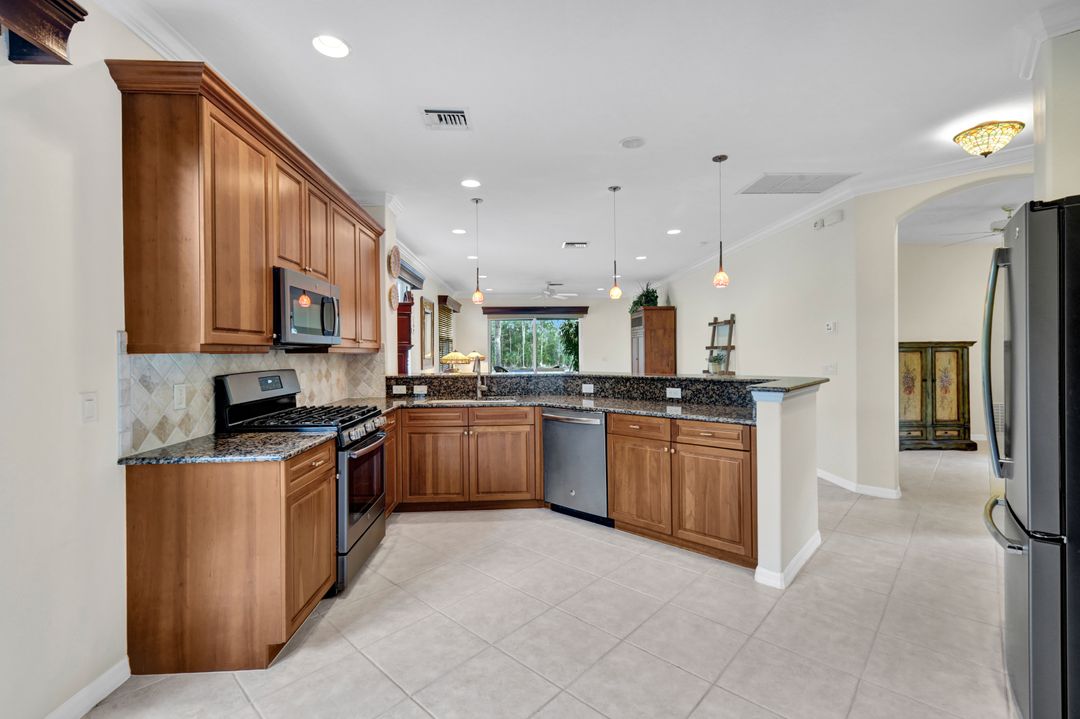 9359 Trieste Dr, Fort Myers, FL 33913