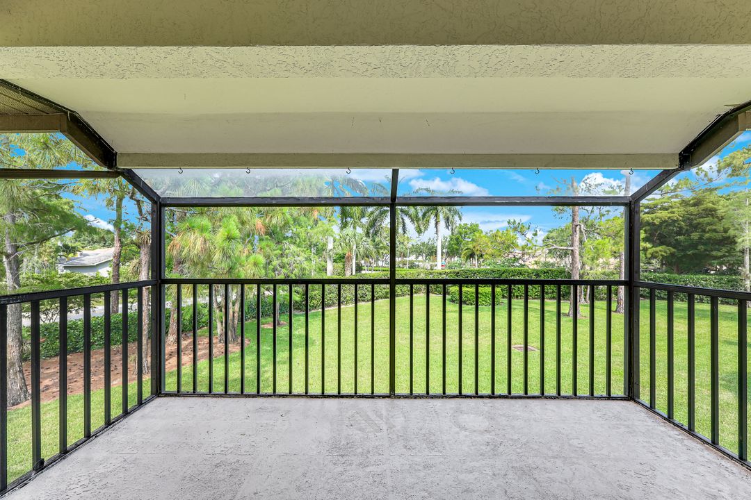 142 Bennington Dr #8, Naples, FL 34104