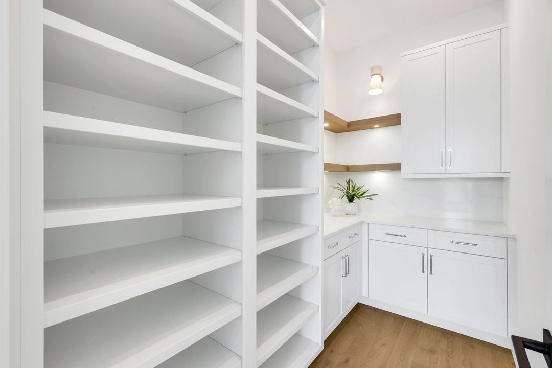 960 Iris Ct, Marco Island, FL 34145