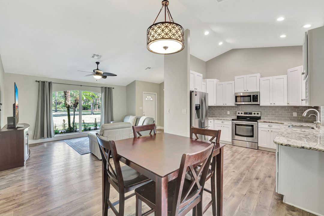 495 9th St SW, Naples, FL 34117