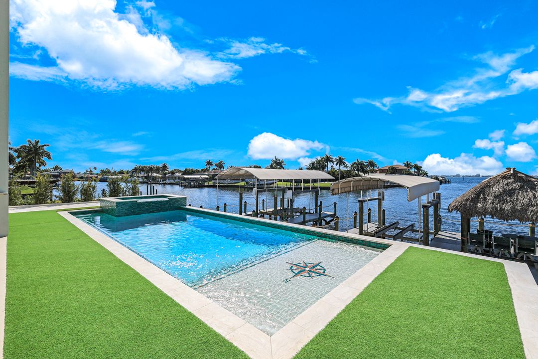 5384 Colonade Ct, Cape Coral, FL 33904