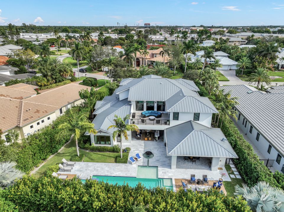 679 Rudder Rd, Naples, FL 34102
