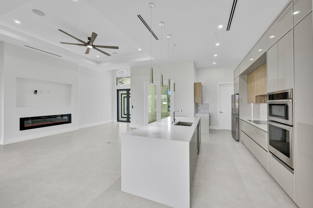 1901 NW 27th St, Cape Coral, FL 33993