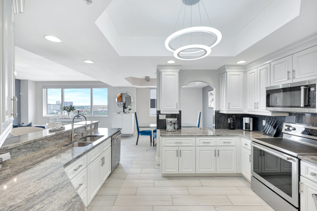 2104 W First St #1404, Fort Myers, FL 33901
