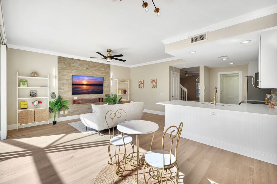 6210 Towncenter Cir, Naples, FL 34119