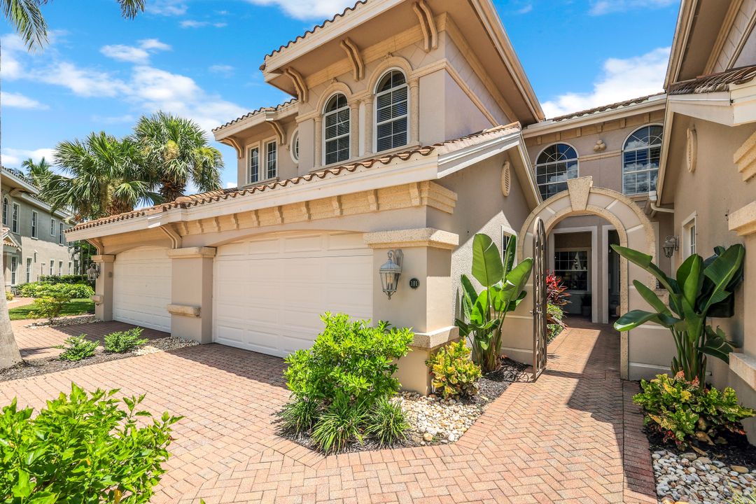 3164 Serena Ln #101, Naples, FL 34114