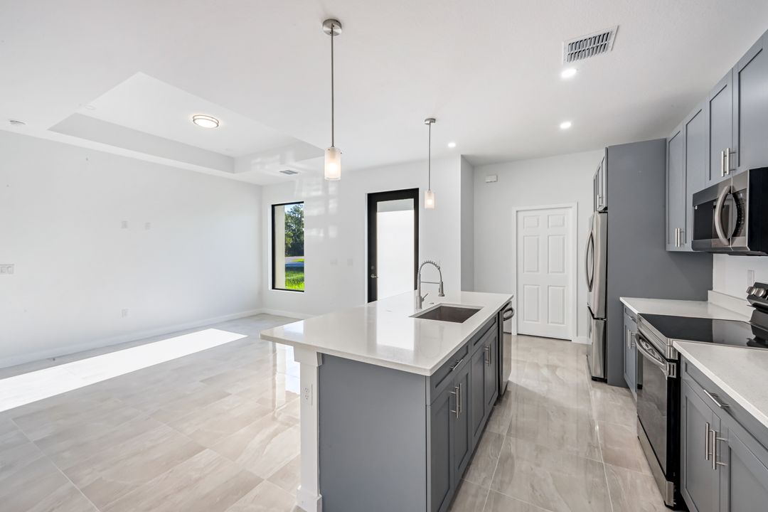 1133 Alvin Ave, Lehigh Acres, FL 33971
