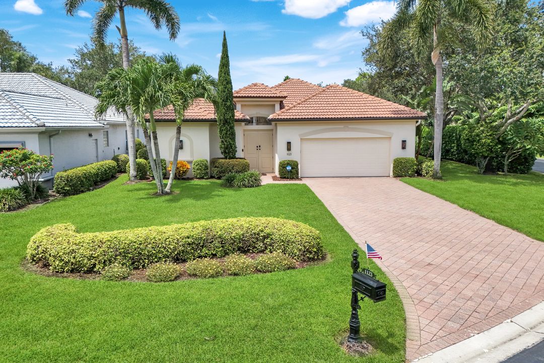 1123 Augusta Falls Way, Naples, FL 34119