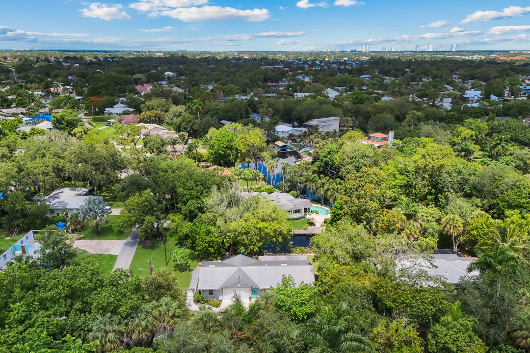 27292 East Dr, Bonita Springs, FL 34135