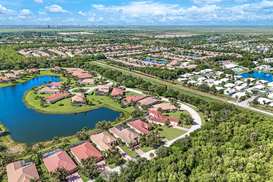9333 Campanile Cir, Naples, FL 34114