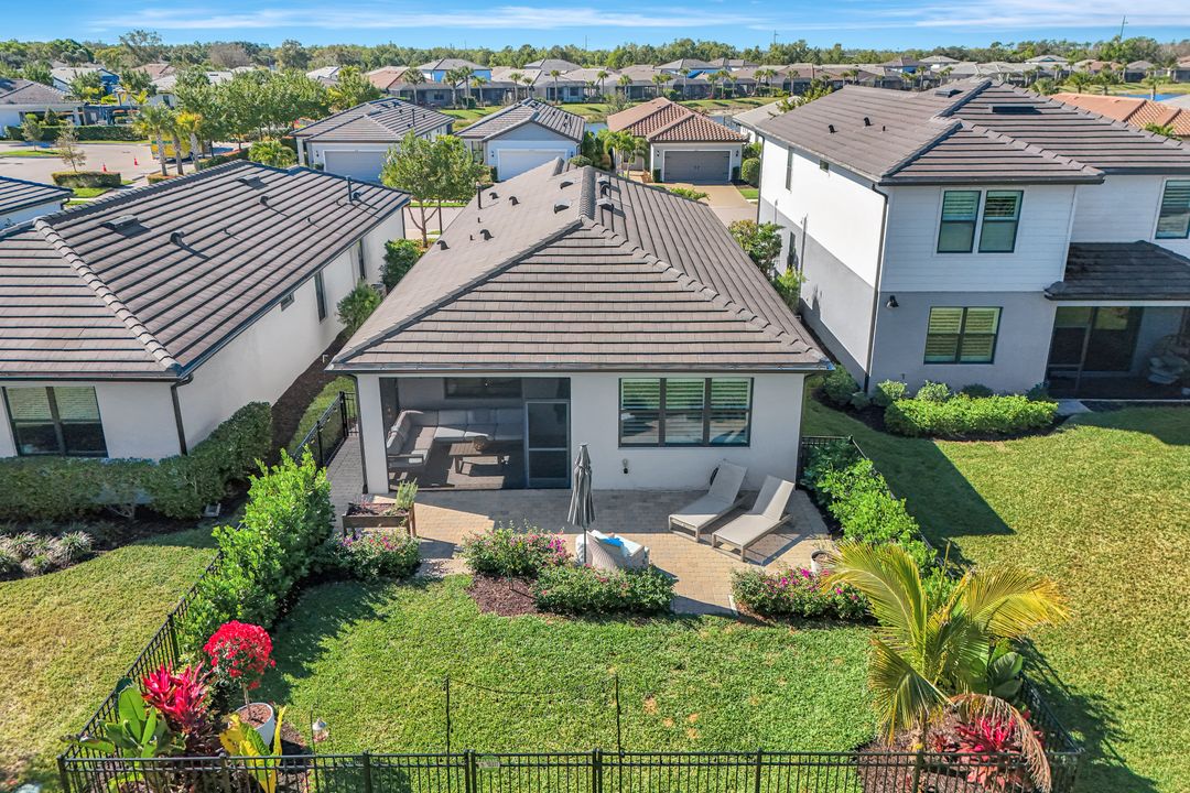 2240 Yellowfin Cir, Naples, FL 34114