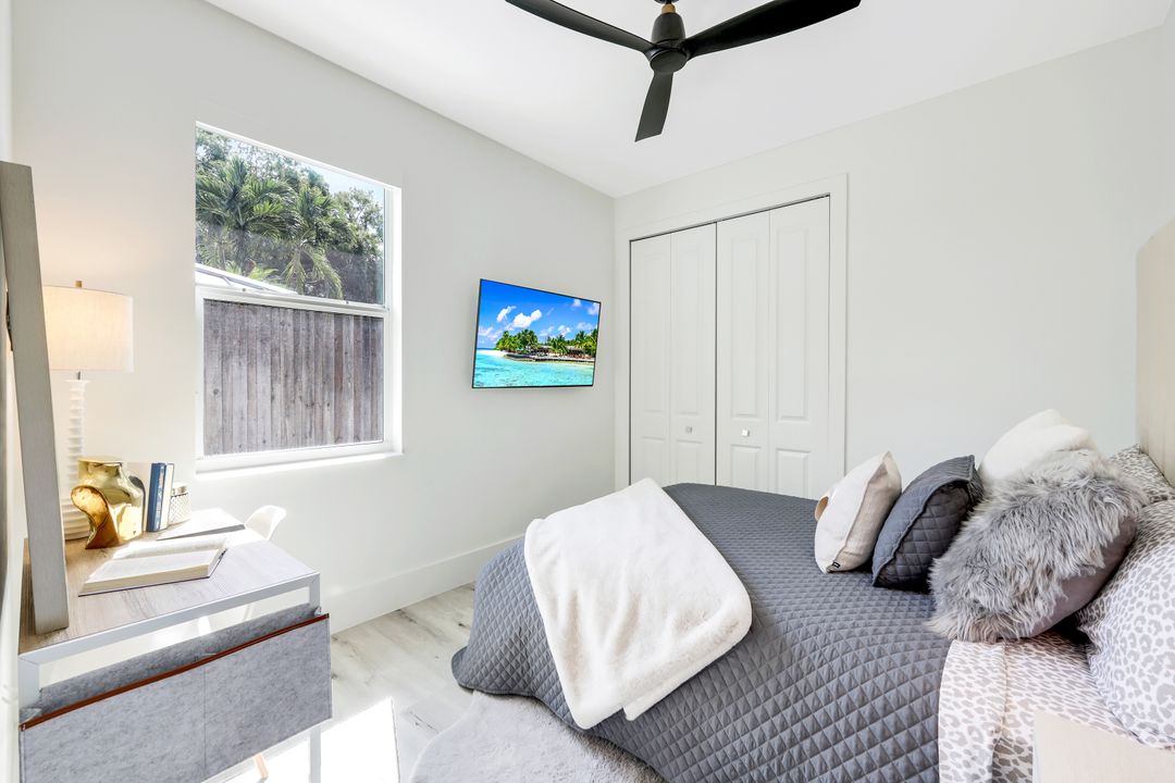 5995 Lancewood Way, Naples, FL 34116