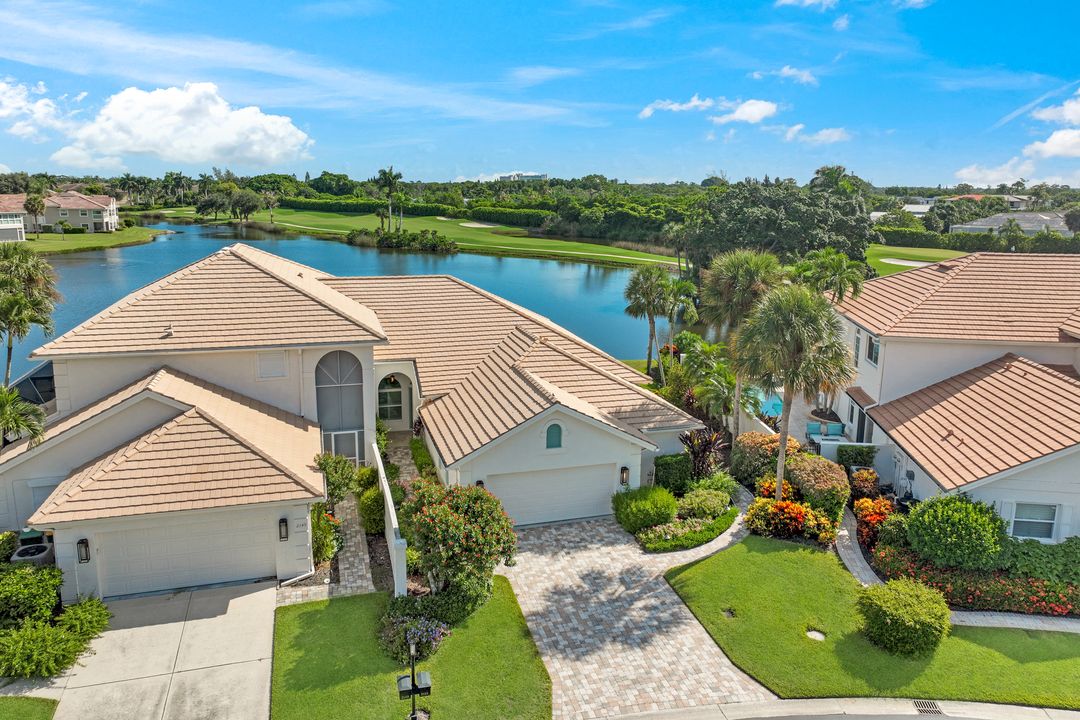 2153 Paget Cir, Naples, FL 34112