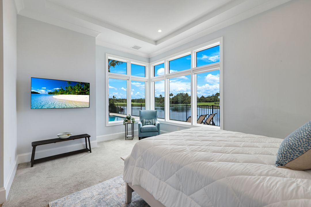 9937 Montiano Dr, Naples, FL 34113