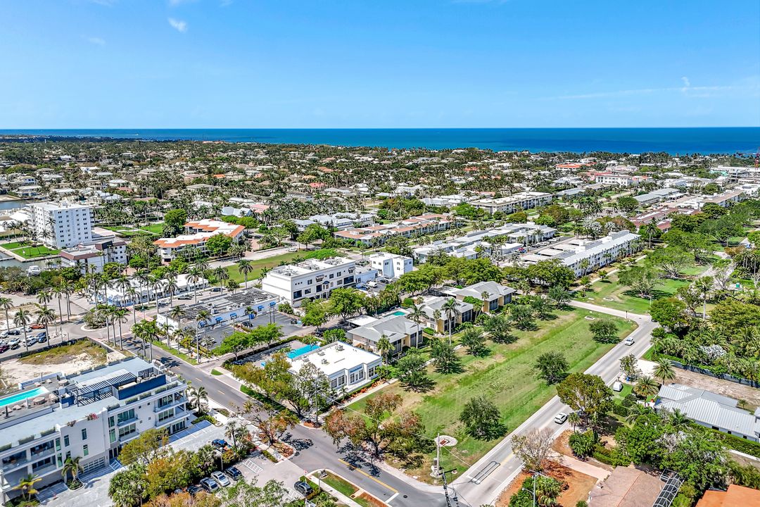 722 Broad Ave S #722, Naples, FL 34102