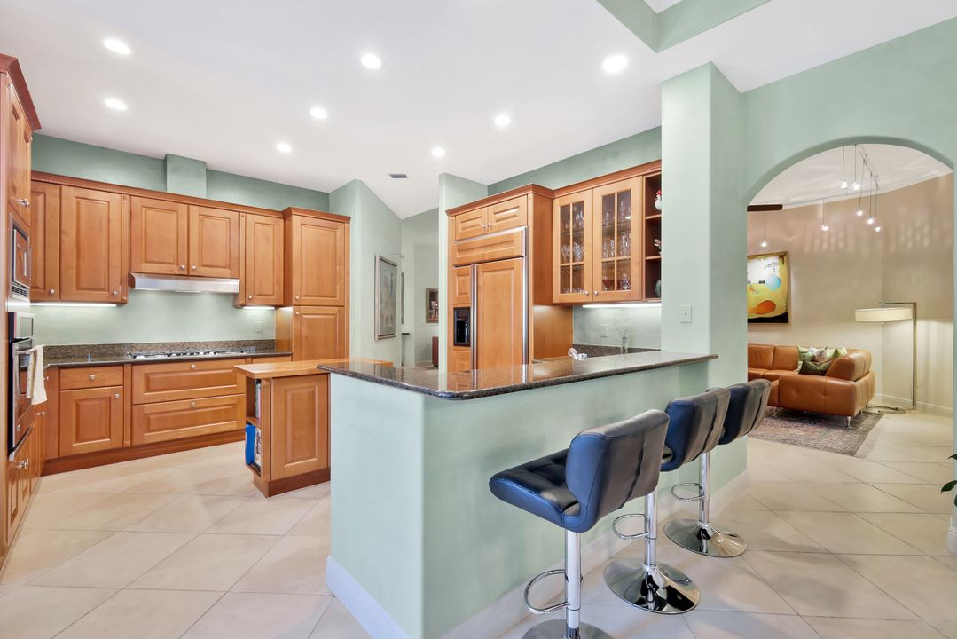6501 Crown Colony Pl #102, Naples, FL 34108
