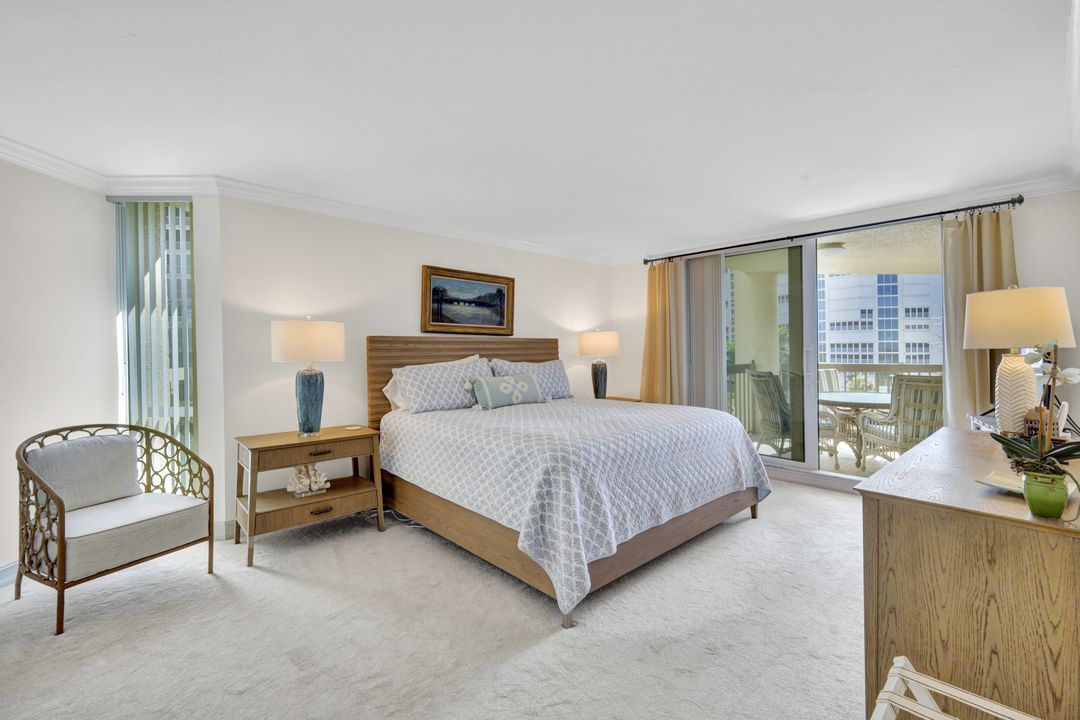 4551 Gulf Shore Blvd N #505, Naples, FL 34103