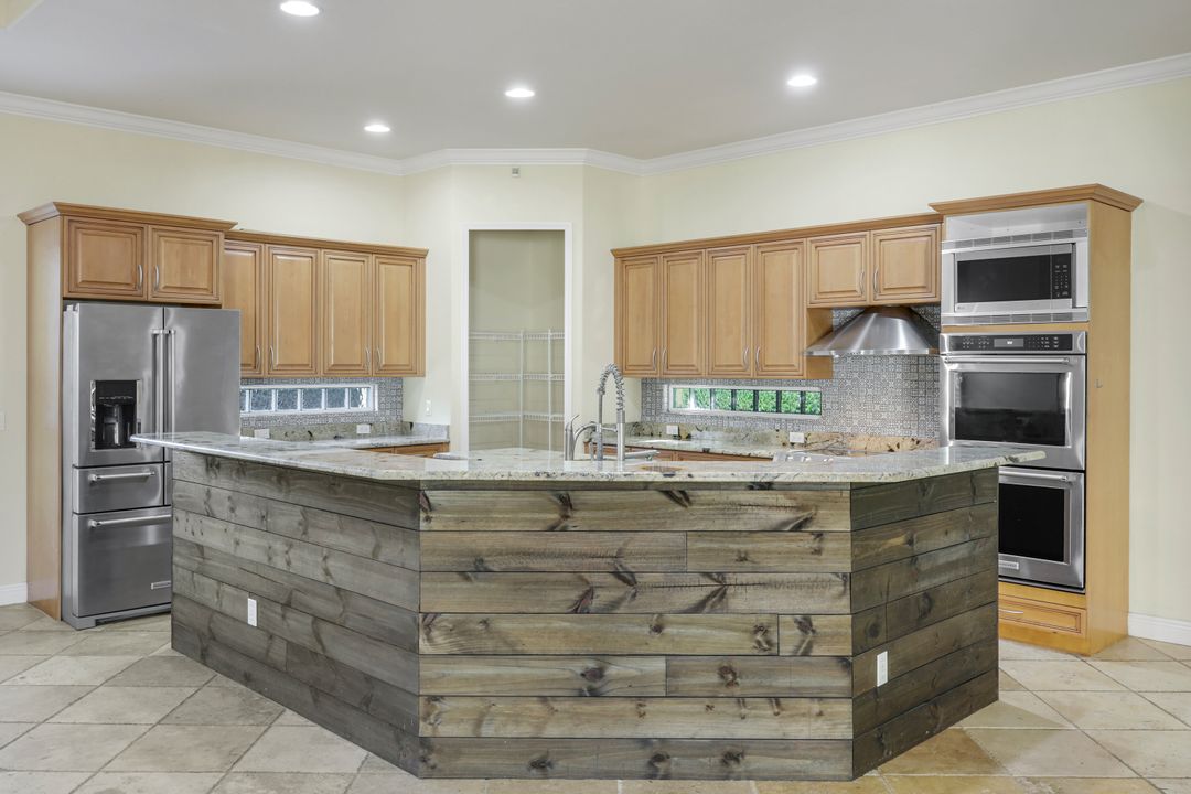13760 Willow Bridge Dr, North Fort Myers, FL 33903