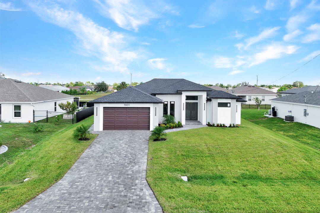 1901 NW 27th St, Cape Coral, FL 33993