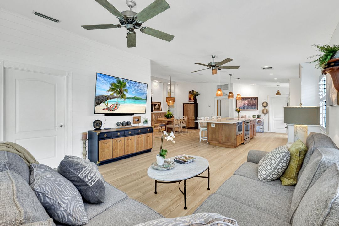 5011 Kingston Way, Naples, FL 34119