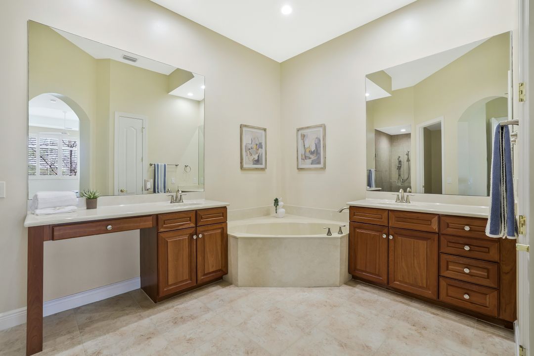 15539 Monterosso Ln #202, Naples, FL 34110