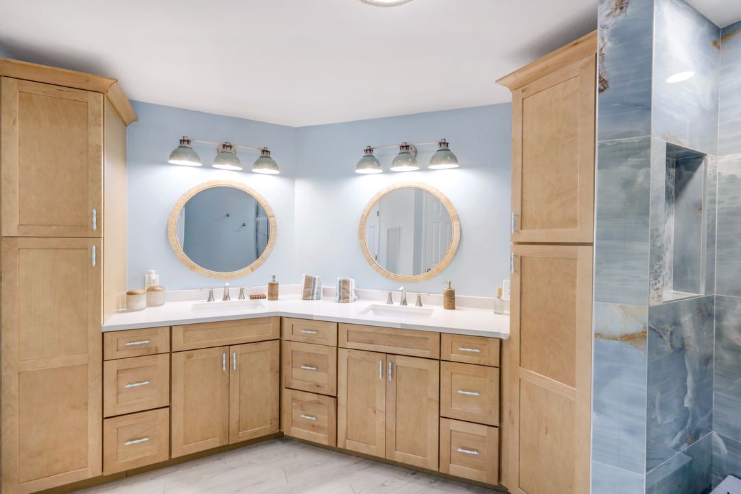 6260 Bellerive Ave #402, Naples, FL 34119