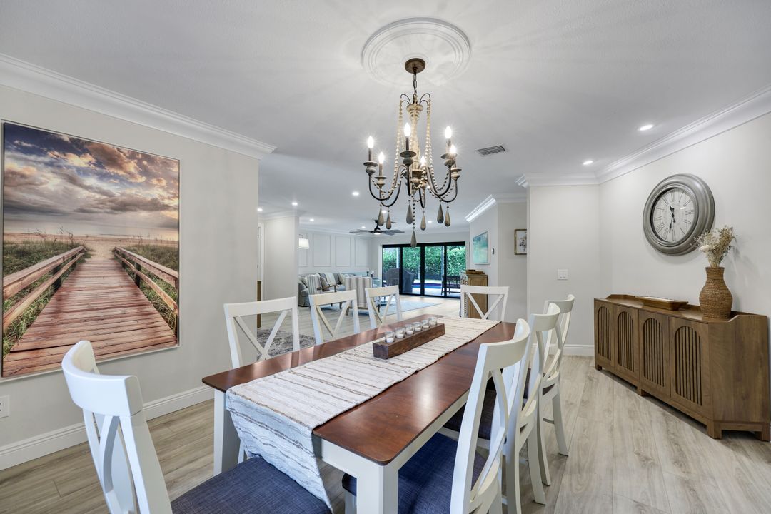517 Parkwood Ln, Naples, FL 34103