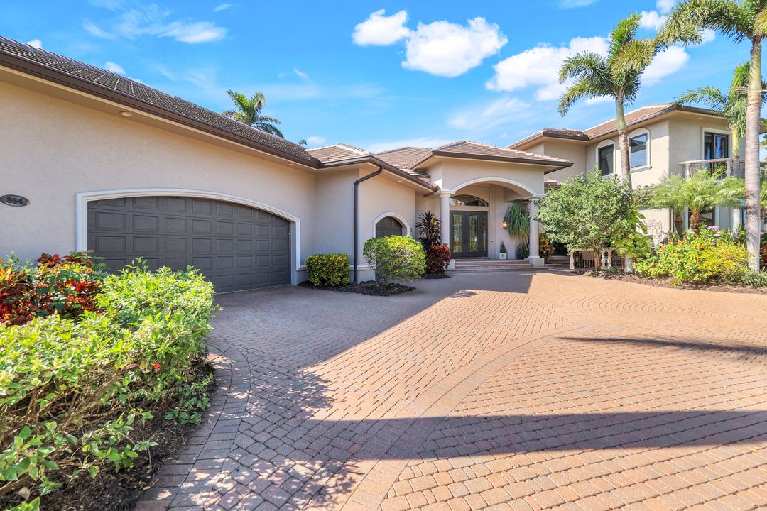 864 Inlet Dr, Marco Island, FL 34145