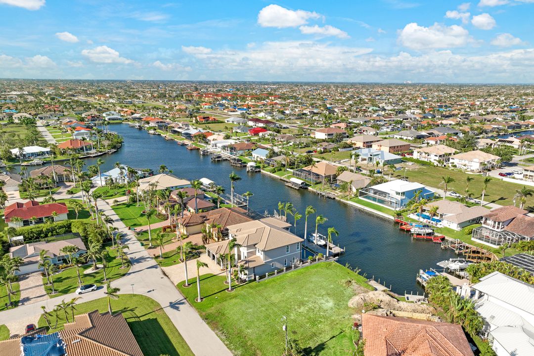 5423 SW 17th Ave, Cape Coral, FL 33914